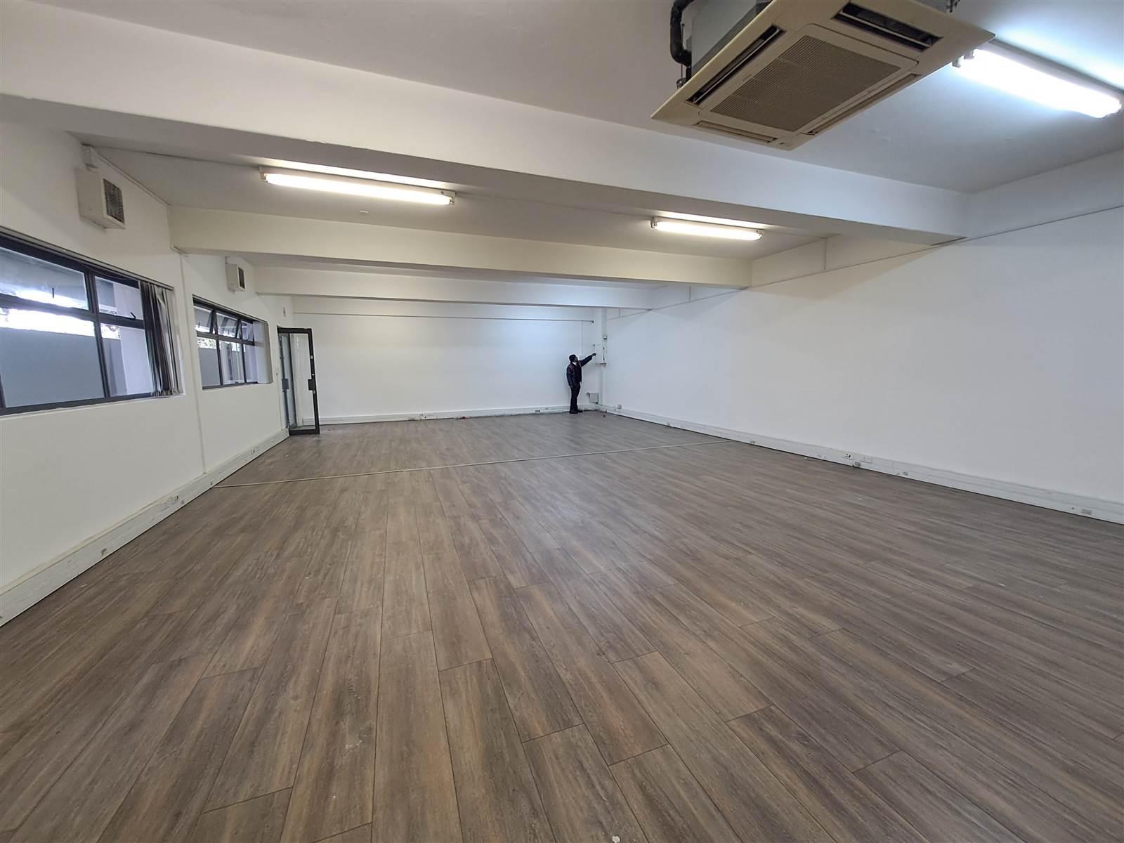 136  m² Commercial space in Pinelands photo number 5