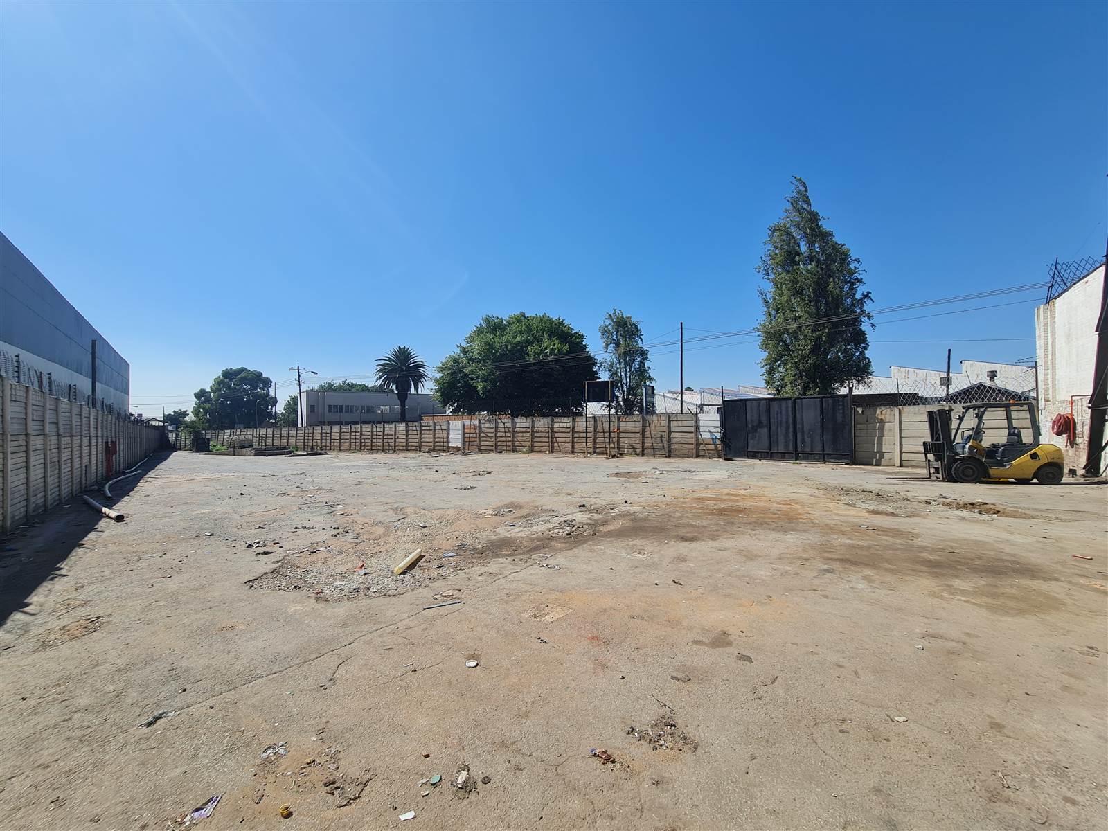 1100  m² Industrial space in Elandsfontein AH photo number 3