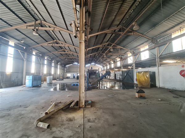 1100  m² Industrial space in Elandsfontein AH