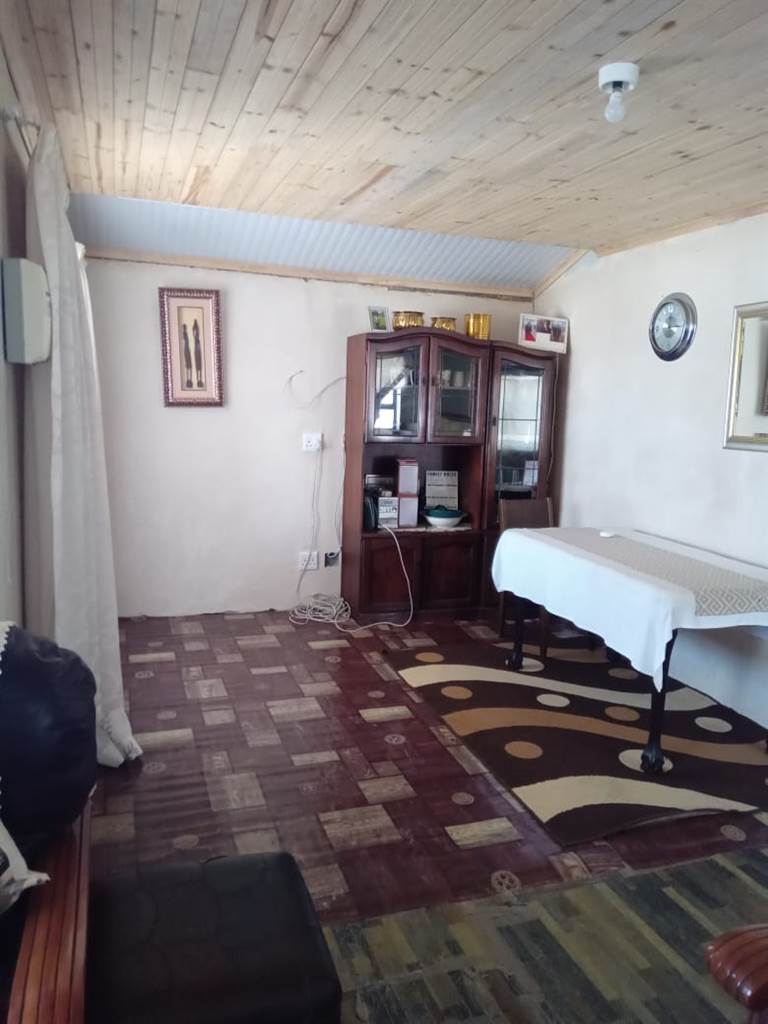 4 Bed House in Nyanga photo number 8