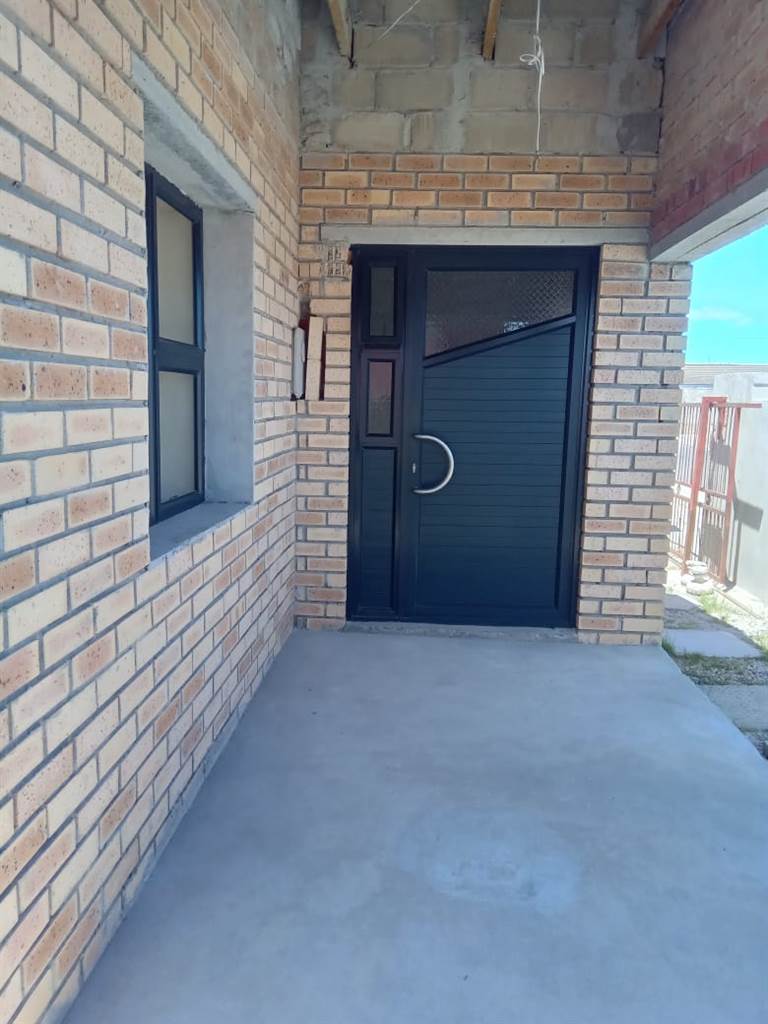 4 Bed House in Nyanga photo number 2