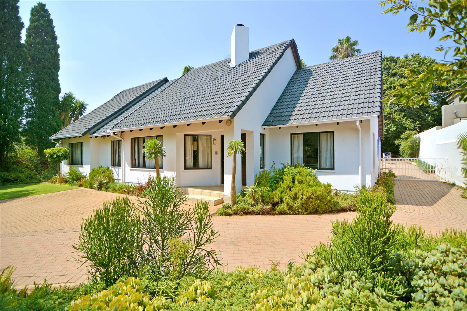 3 Bed House in Fourways Gardens photo number 1
