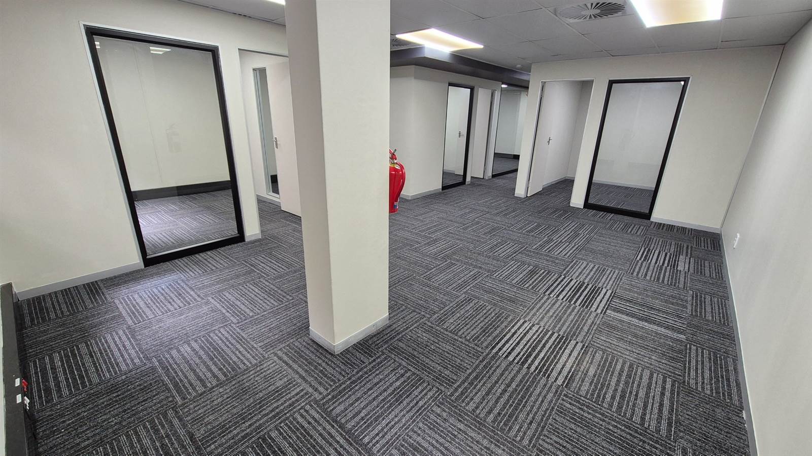 102  m² Office Space in Menlyn photo number 11