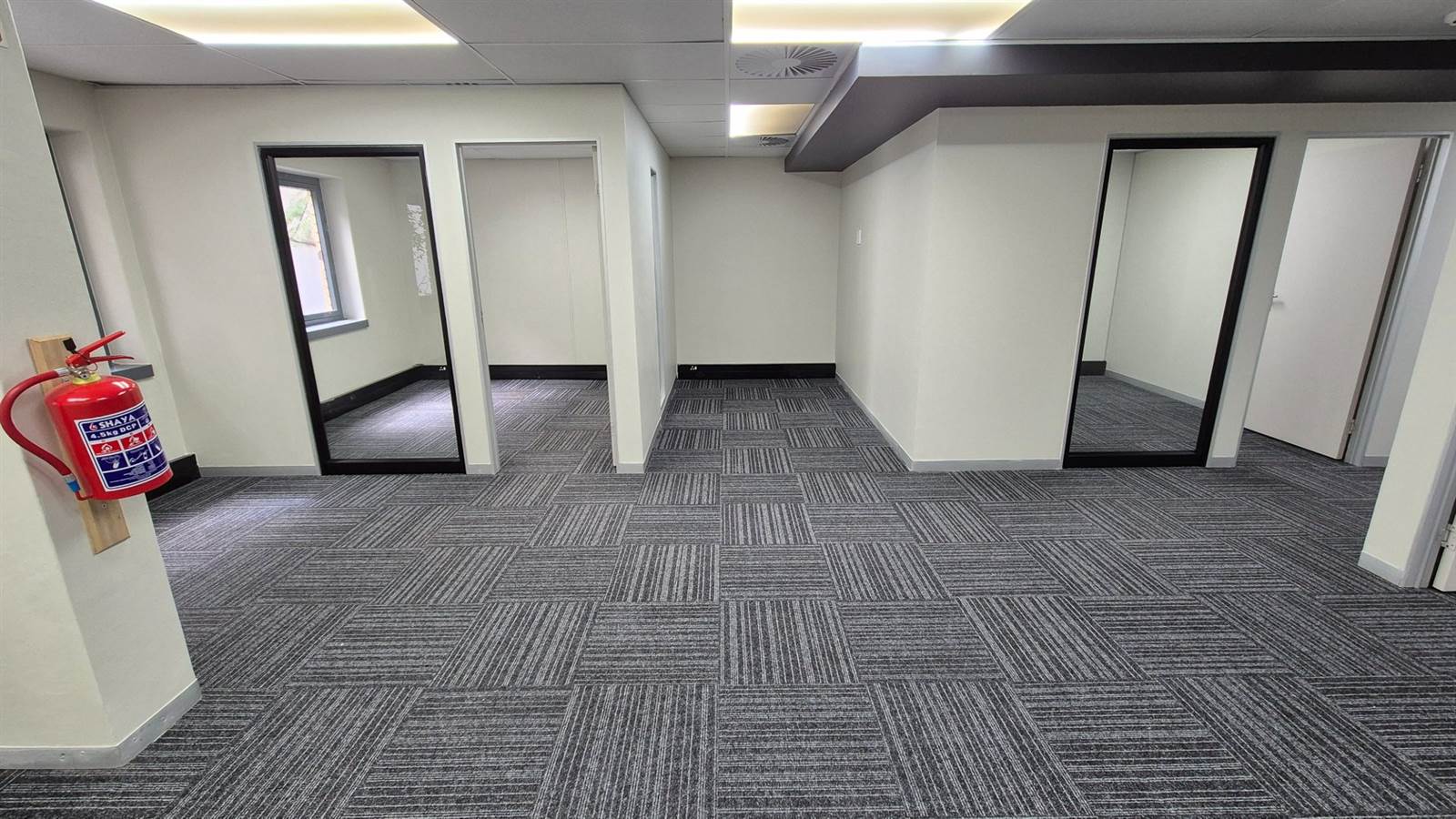 102  m² Office Space in Menlyn photo number 10