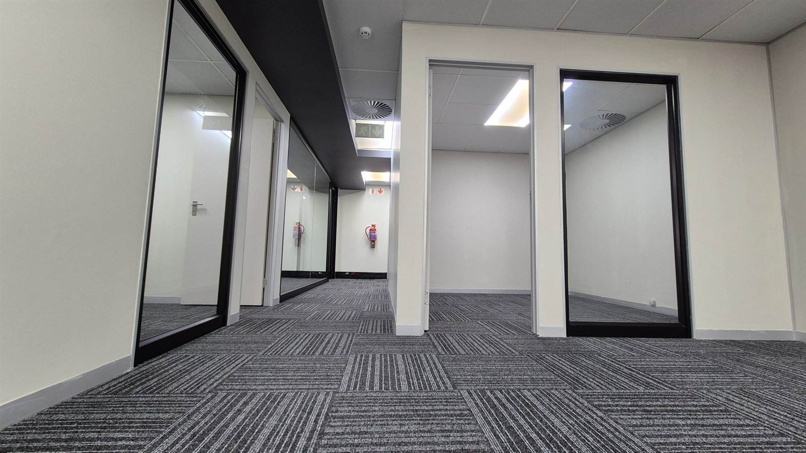 102  m² Office Space in Menlyn photo number 12