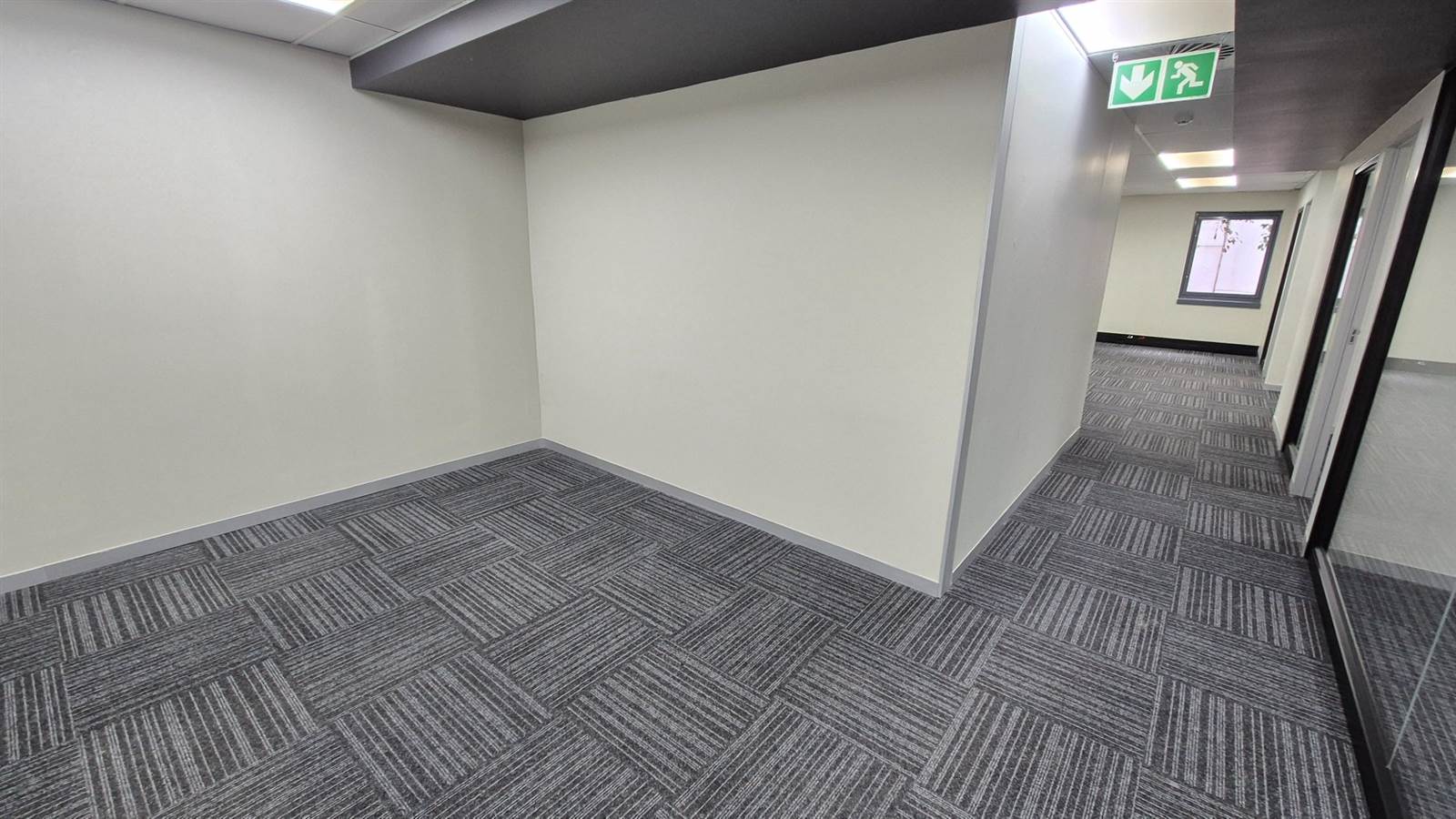 102  m² Office Space in Menlyn photo number 6