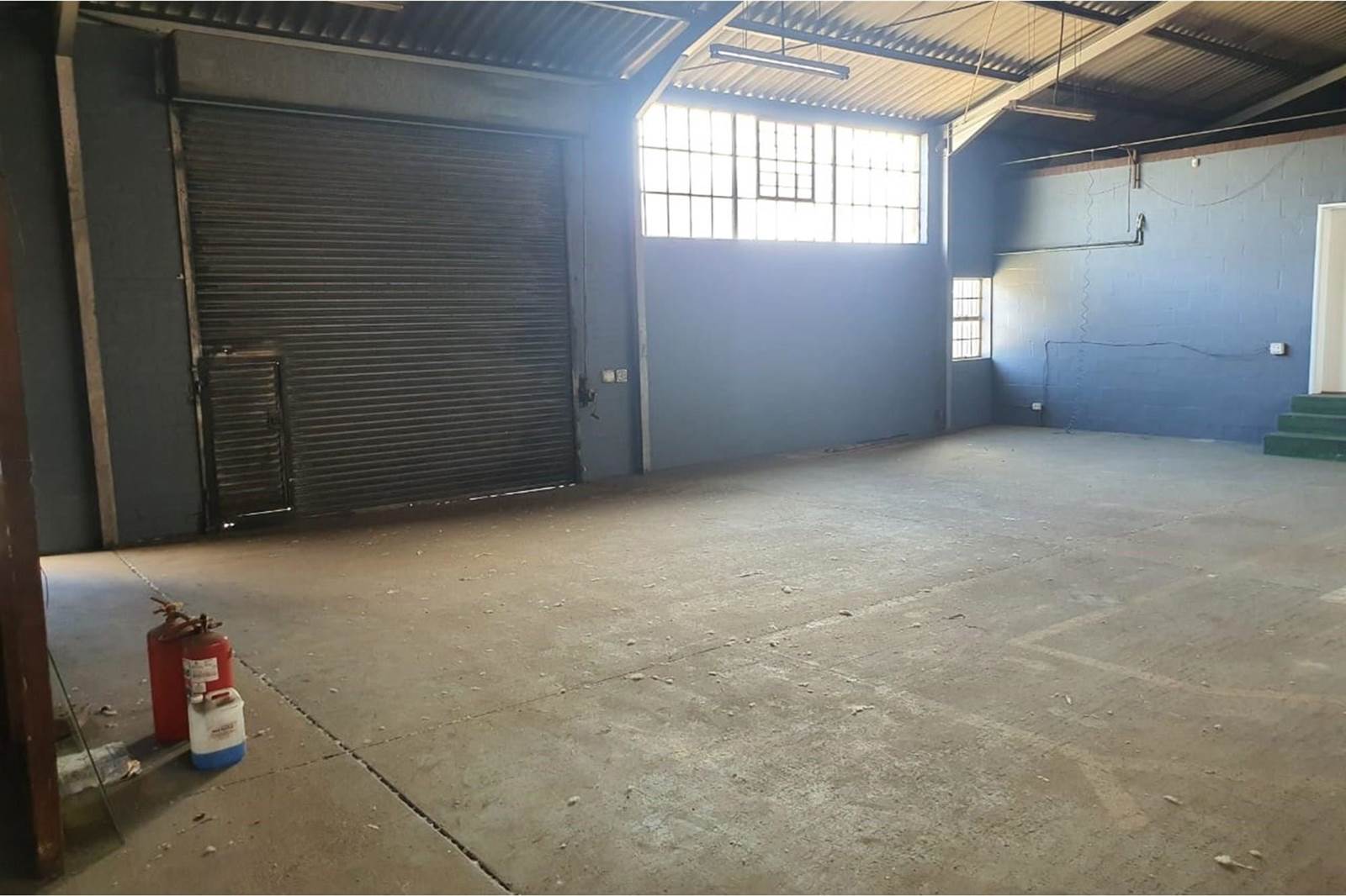 300  m² Industrial space in Neave Industrial photo number 4