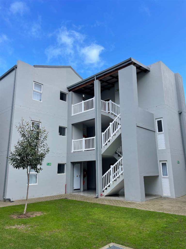 2 Bed Apartment in Klein Parys photo number 4