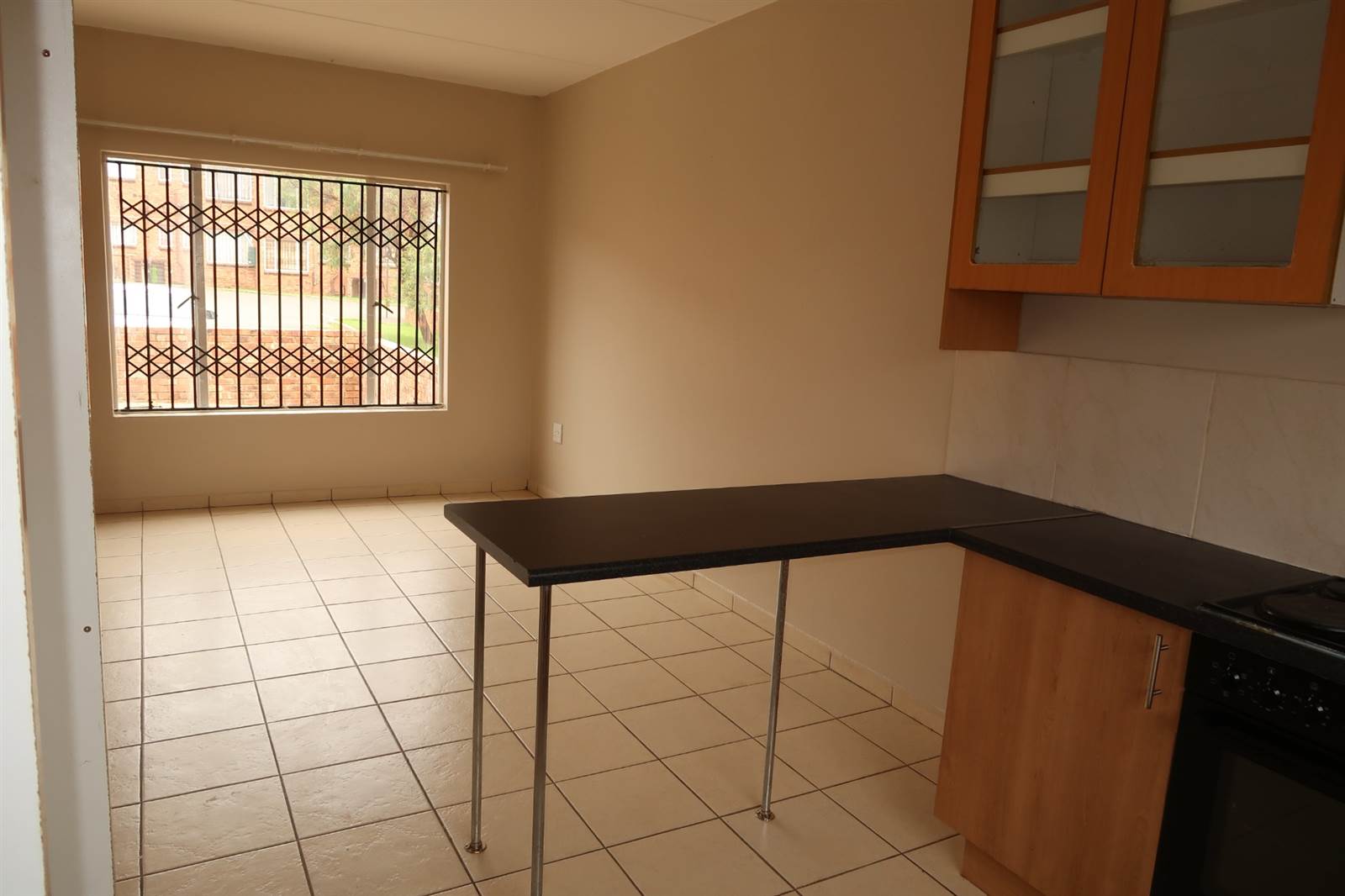 2 Bed Townhouse in Grobler Park photo number 6