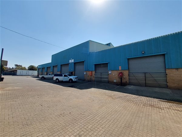 952  m² Industrial space