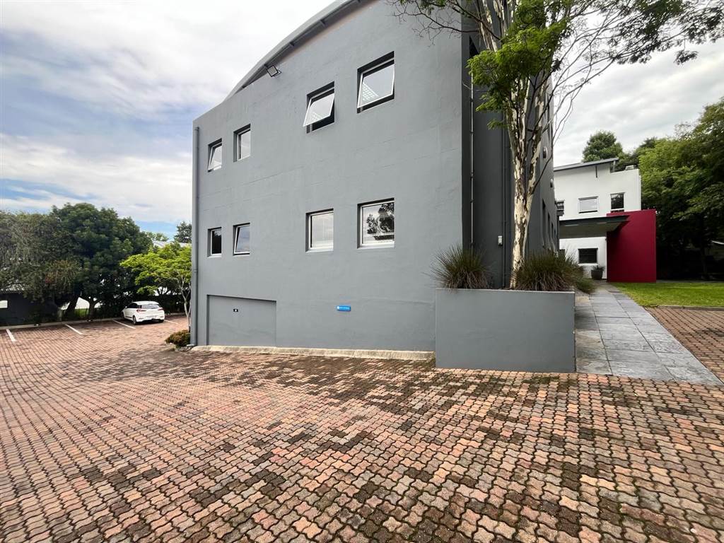 155  m² Commercial space in Bryanston photo number 1