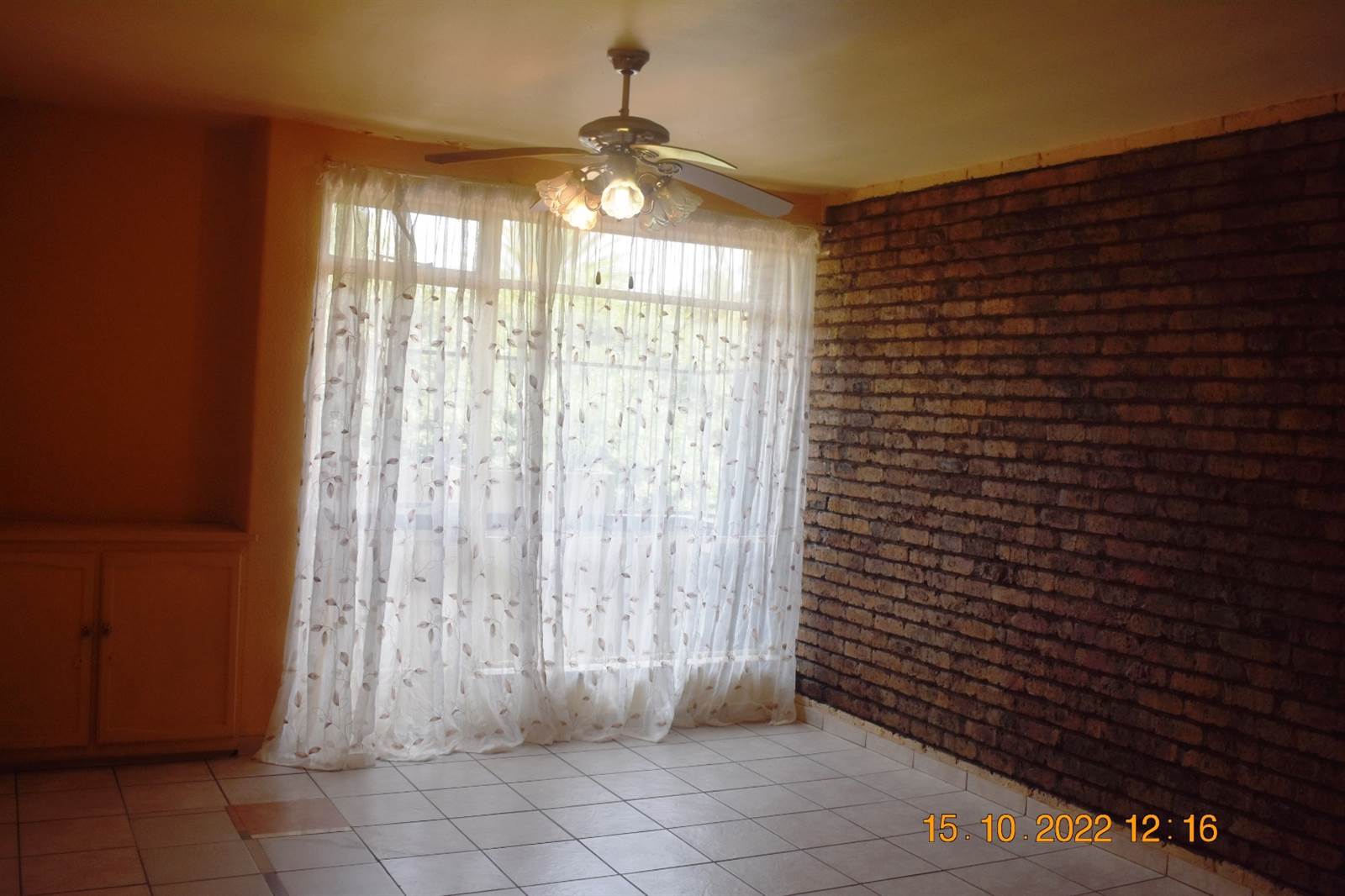 1.5 Bed Apartment in Germiston South photo number 11