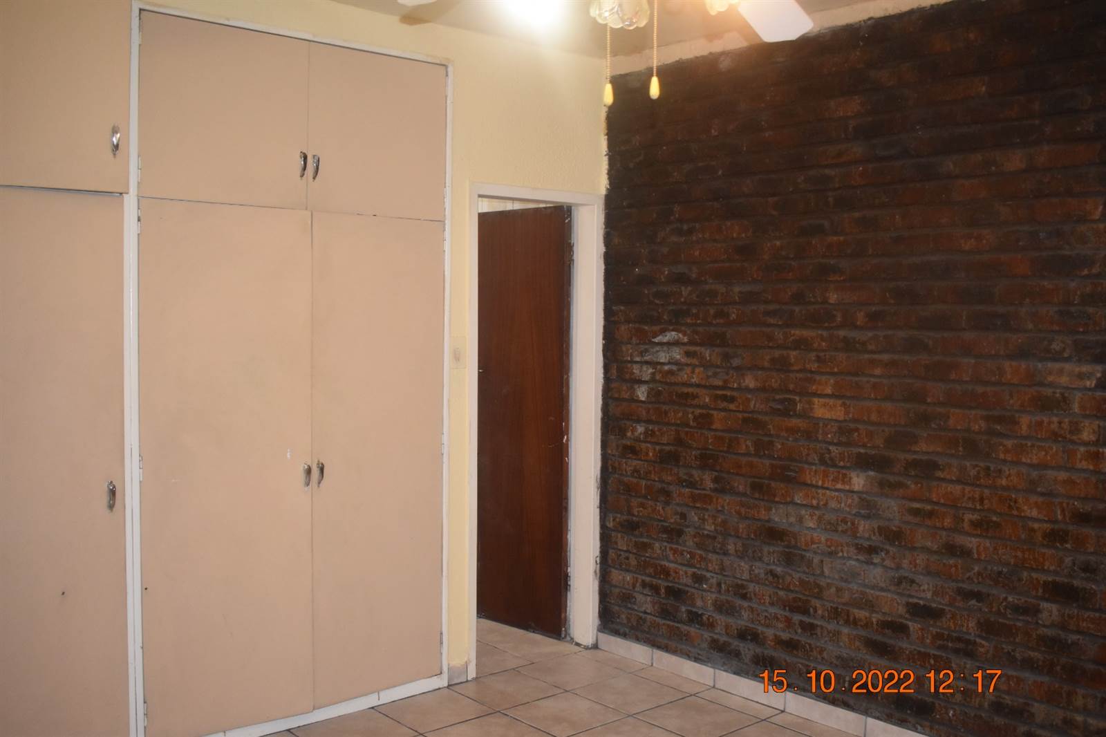 1.5 Bed Apartment in Germiston South photo number 17