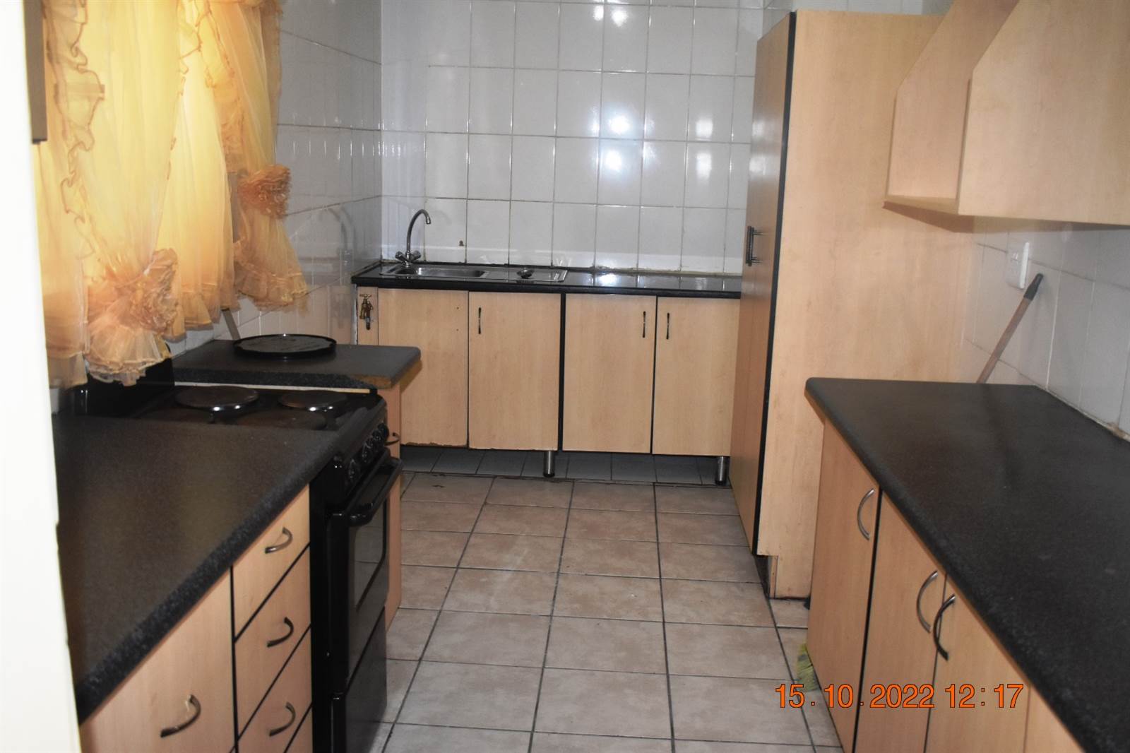 1.5 Bed Apartment in Germiston South photo number 1
