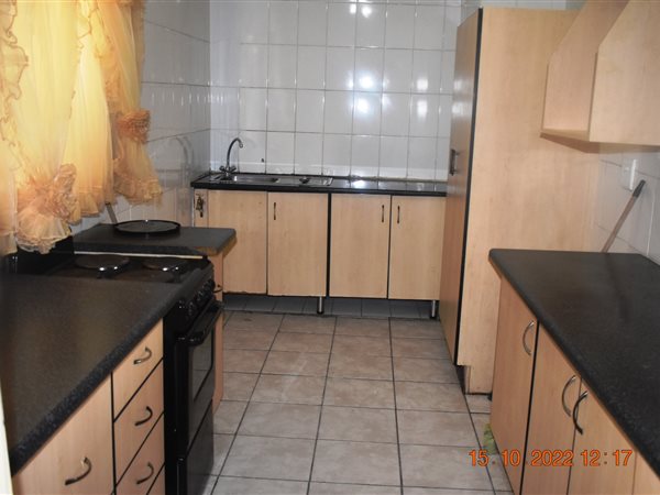 1.5 Bed Apartment in Germiston South
