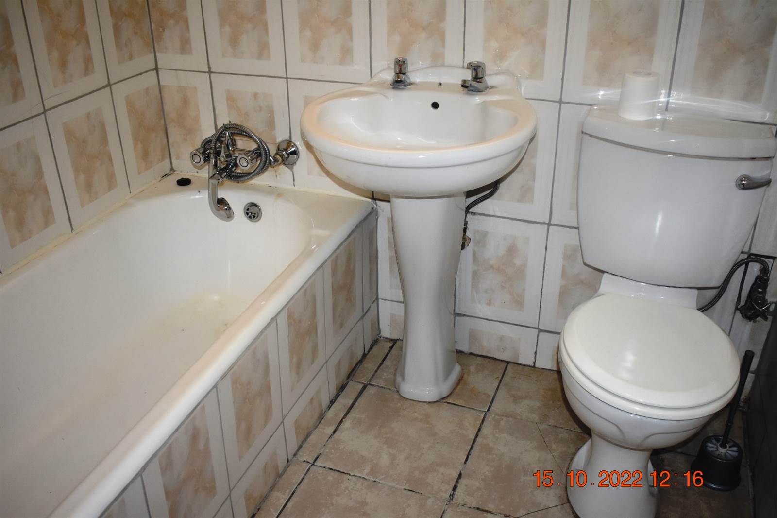 1.5 Bed Apartment in Germiston South photo number 14