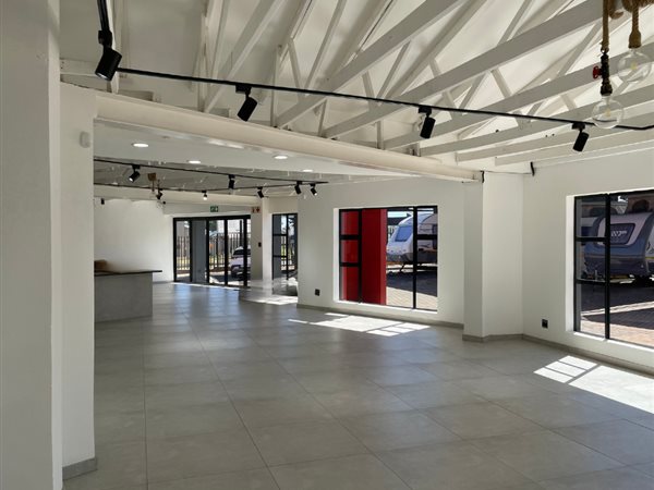 166  m² Retail Space in Horison