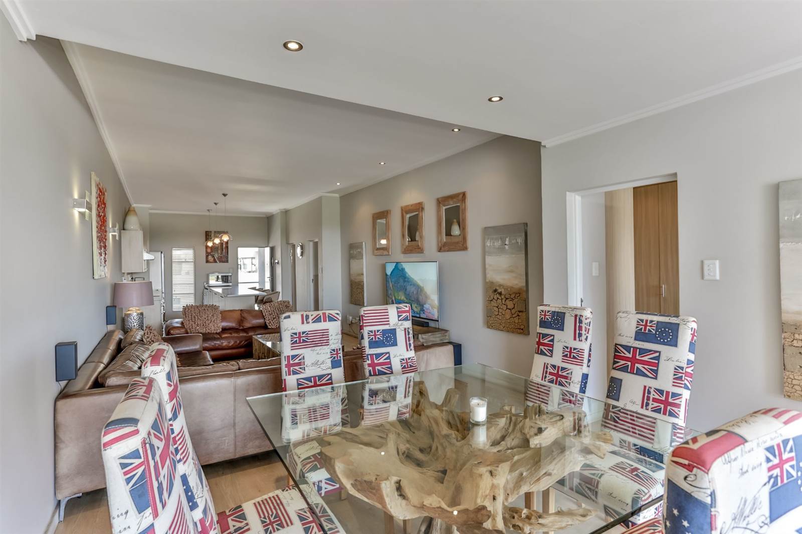 2 Bed Apartment in Hurlingham photo number 3