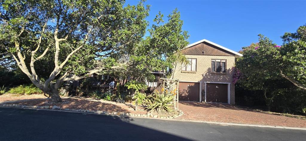 4 Bedroom House 4 Bedroom House