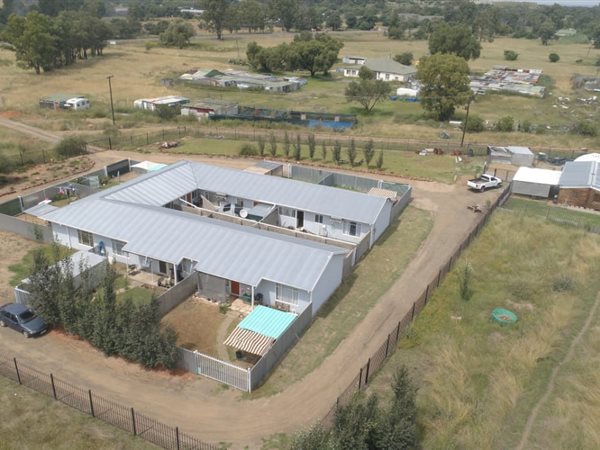 2.7 ha Smallholding 2.7 ha Smallholding