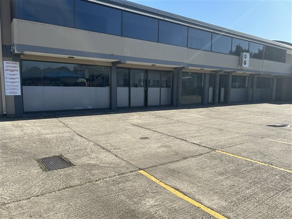 320  m² Commercial space