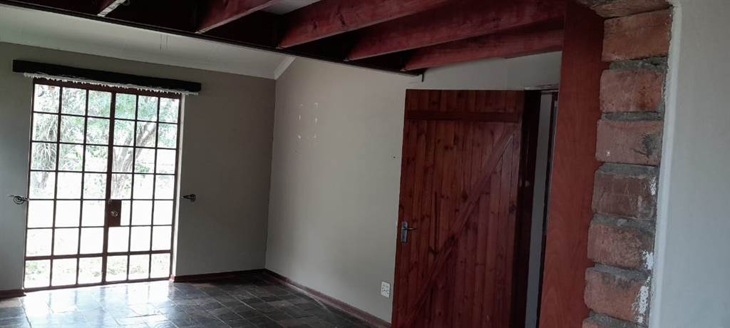 3 Bed Townhouse in Louis Trichardt photo number 9