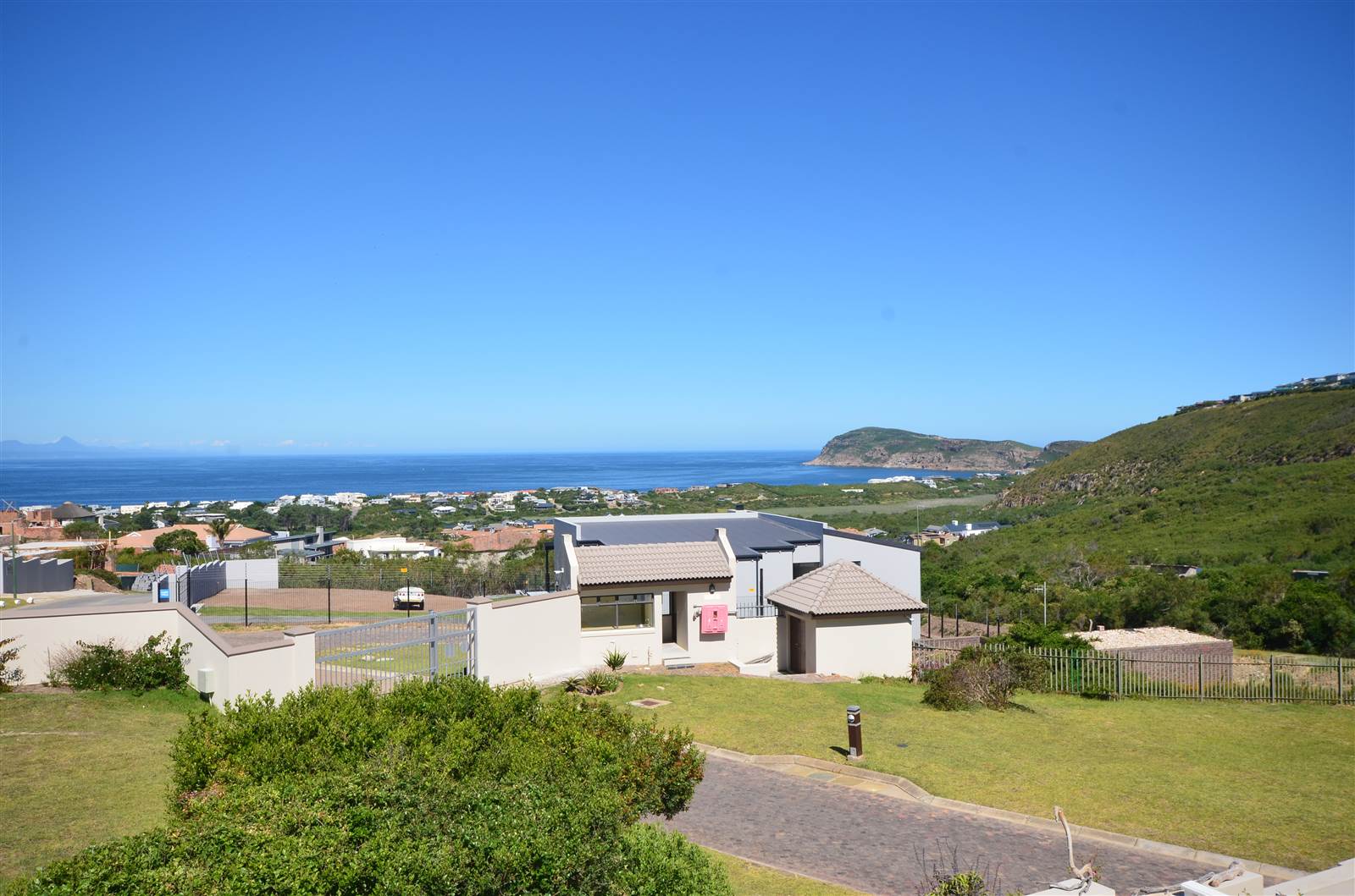 4 Bed House in Whale Rock photo number 24