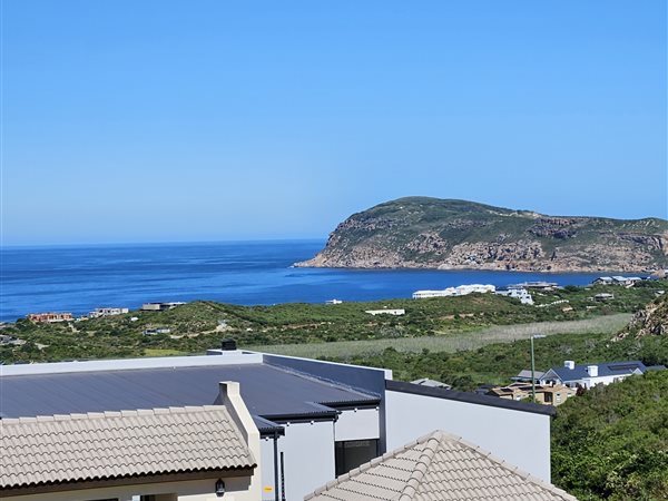 4 Bed House in Whale Rock
