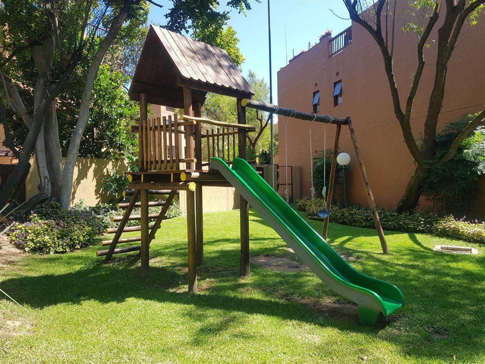 2 Bed Apartment in Lonehill photo number 26