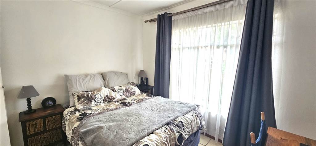 3 Bed Duplex in Garsfontein photo number 12