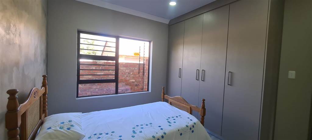 2 Bed Simplex in Potchefstroom Central photo number 10