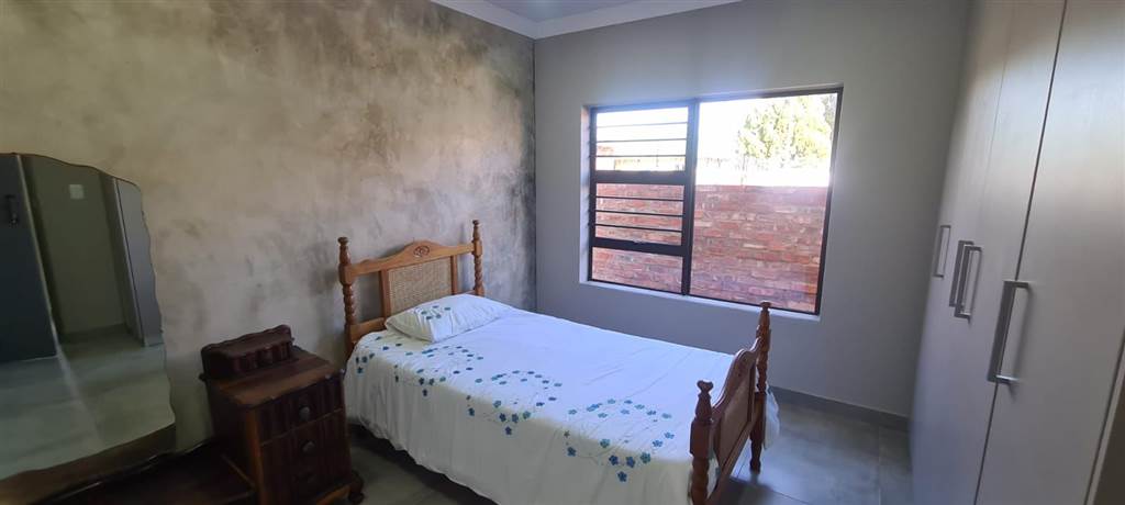 2 Bed Simplex in Potchefstroom Central photo number 9