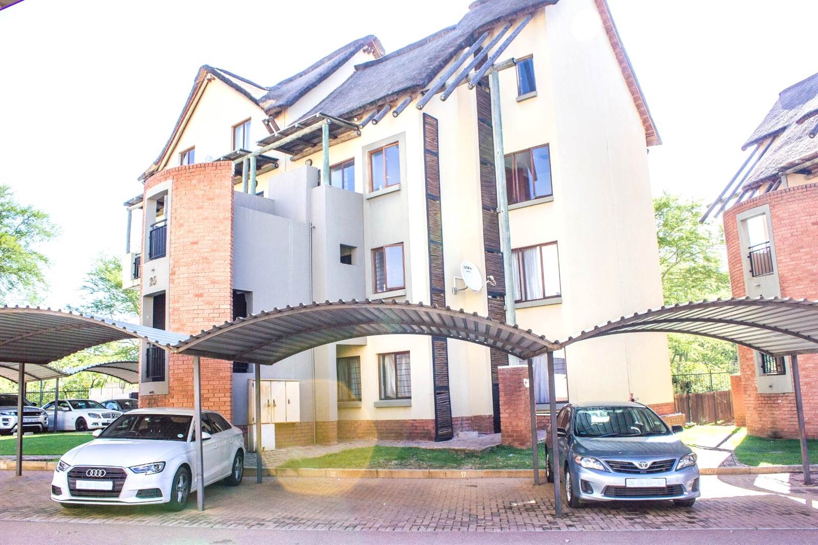 2 Bed Apartment in Zambezi Country Estate photo number 2