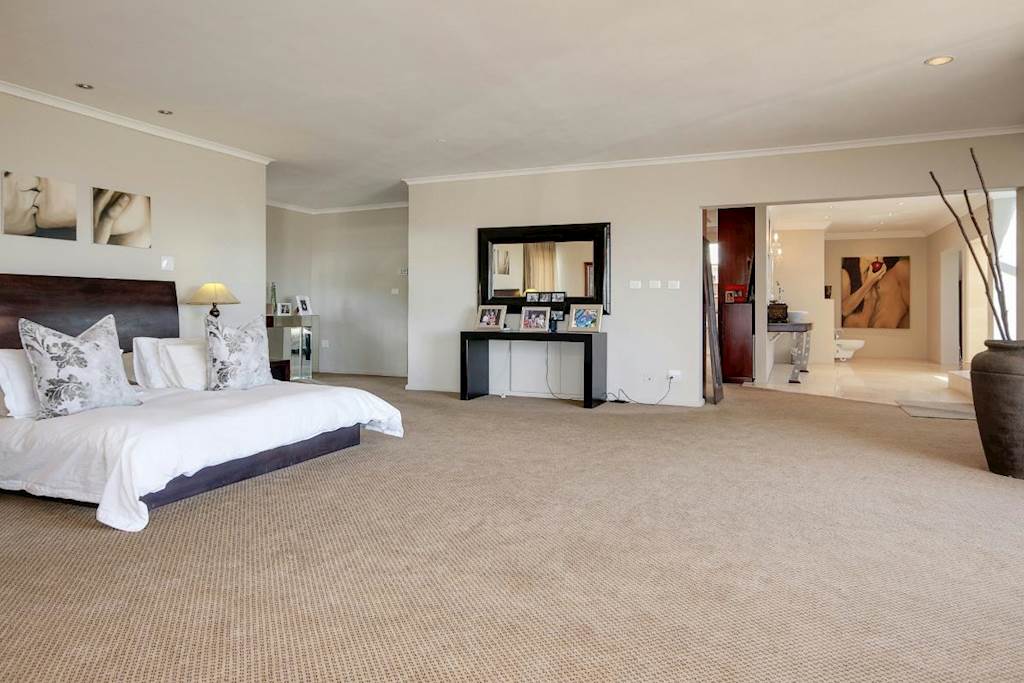 4 Bed House in Plattekloof photo number 15