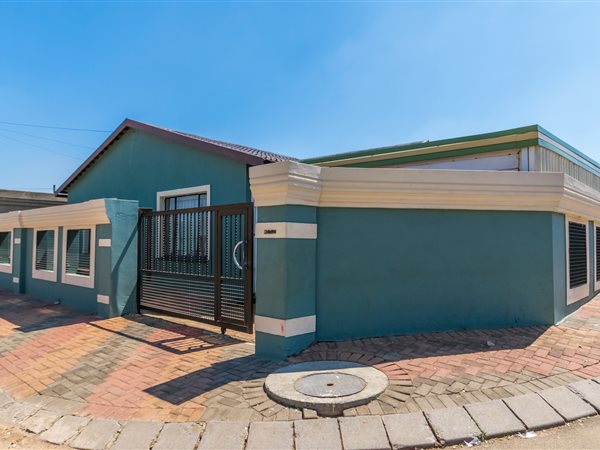 3 Bed House in Dobsonville