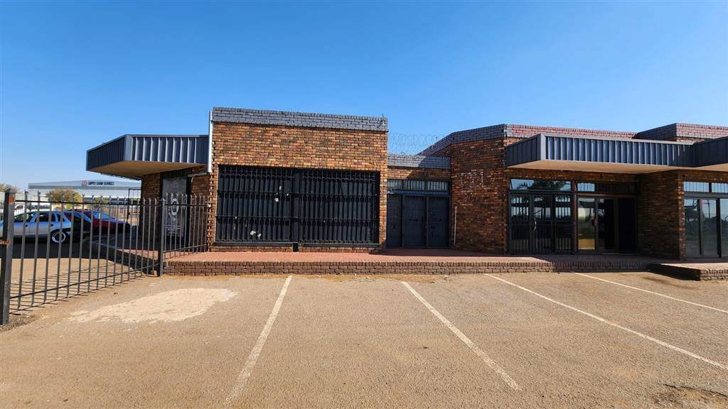 35000  m² Industrial space in Rosslyn photo number 1
