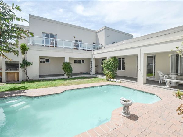 6 Bedroom House