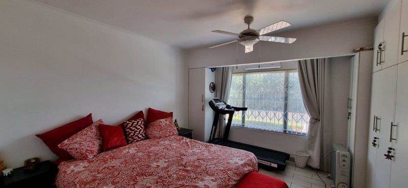 3 Bed Townhouse in Scottburgh Central photo number 18