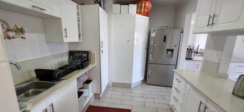 3 Bed Townhouse in Scottburgh Central photo number 26