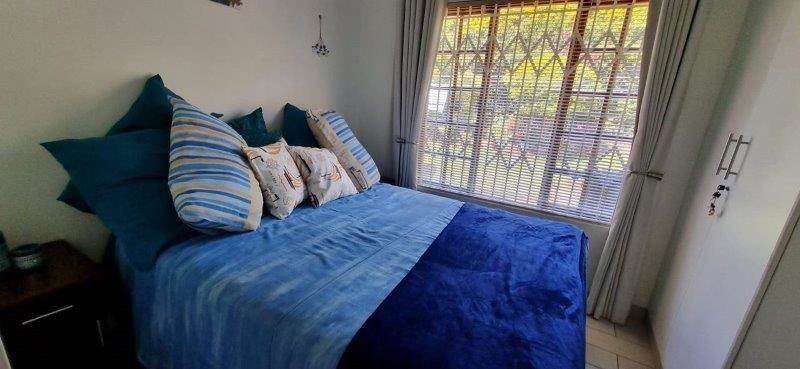 3 Bed Townhouse in Scottburgh Central photo number 17