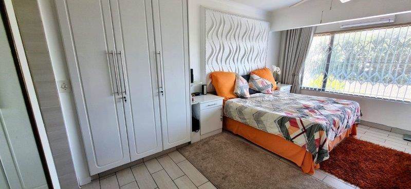 3 Bed Townhouse in Scottburgh Central photo number 10