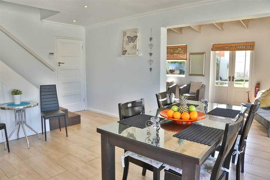 9 Bed House in Fish Hoek photo number 15
