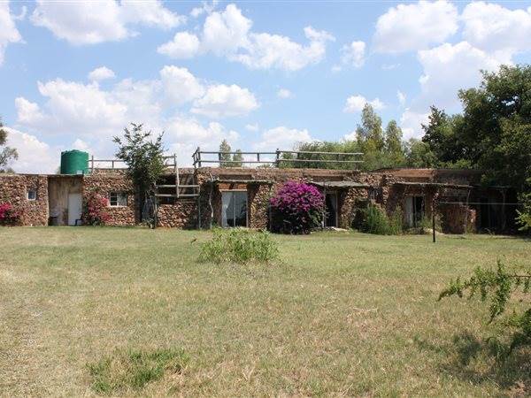 270 ha Farm in Mafikeng photo number 9