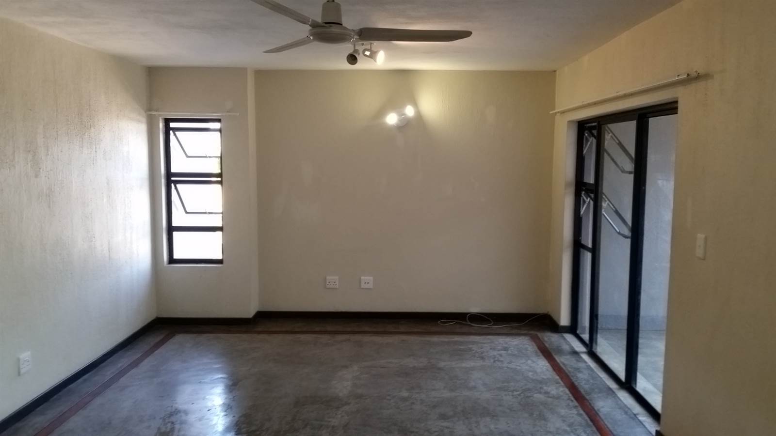 2 Bed Apartment in Hoedspruit photo number 15