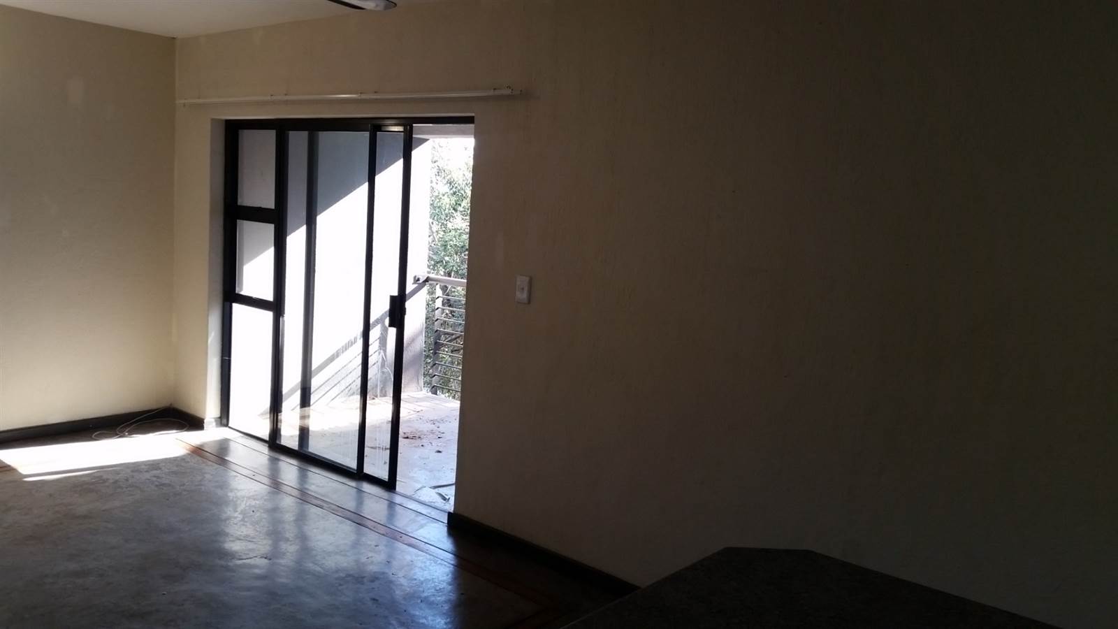 2 Bed Apartment in Hoedspruit photo number 13