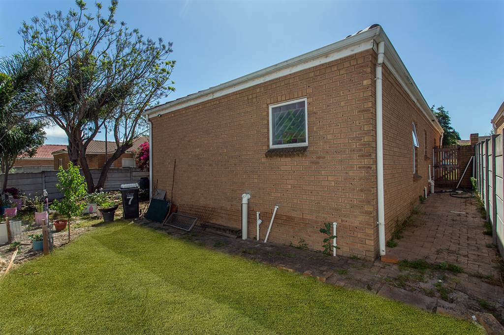 3 Bed House in Protea Heights photo number 14
