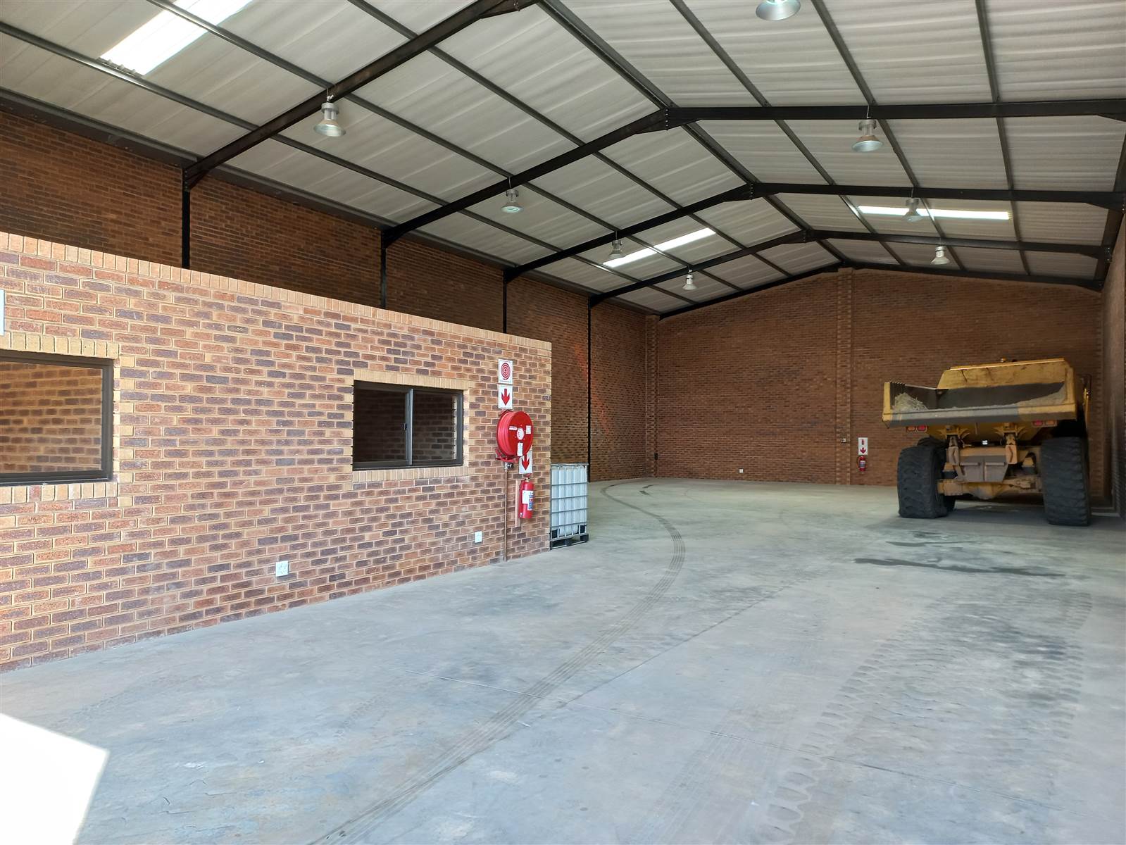 525  m² Industrial space in Pomona photo number 5