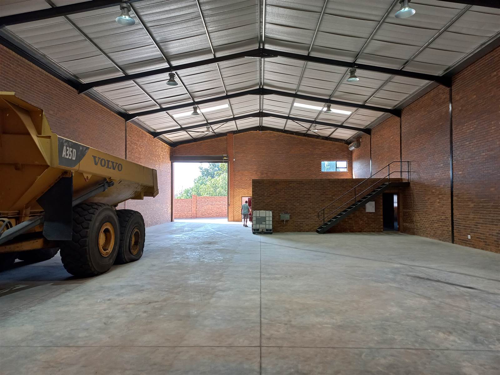 525  m² Industrial space in Pomona photo number 4