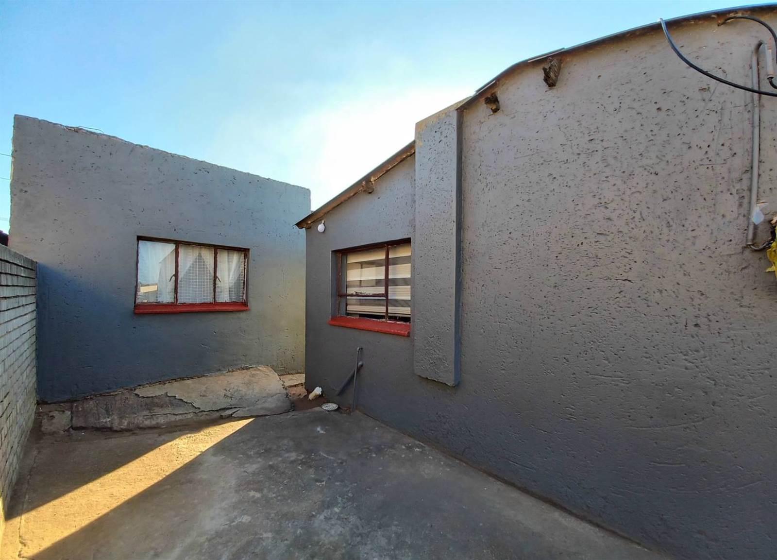 5 Bed House in Atteridgeville photo number 2