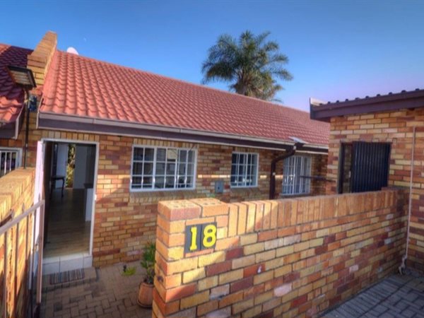 2 Bedroom Townhouse 2 Bedroom Townhouse